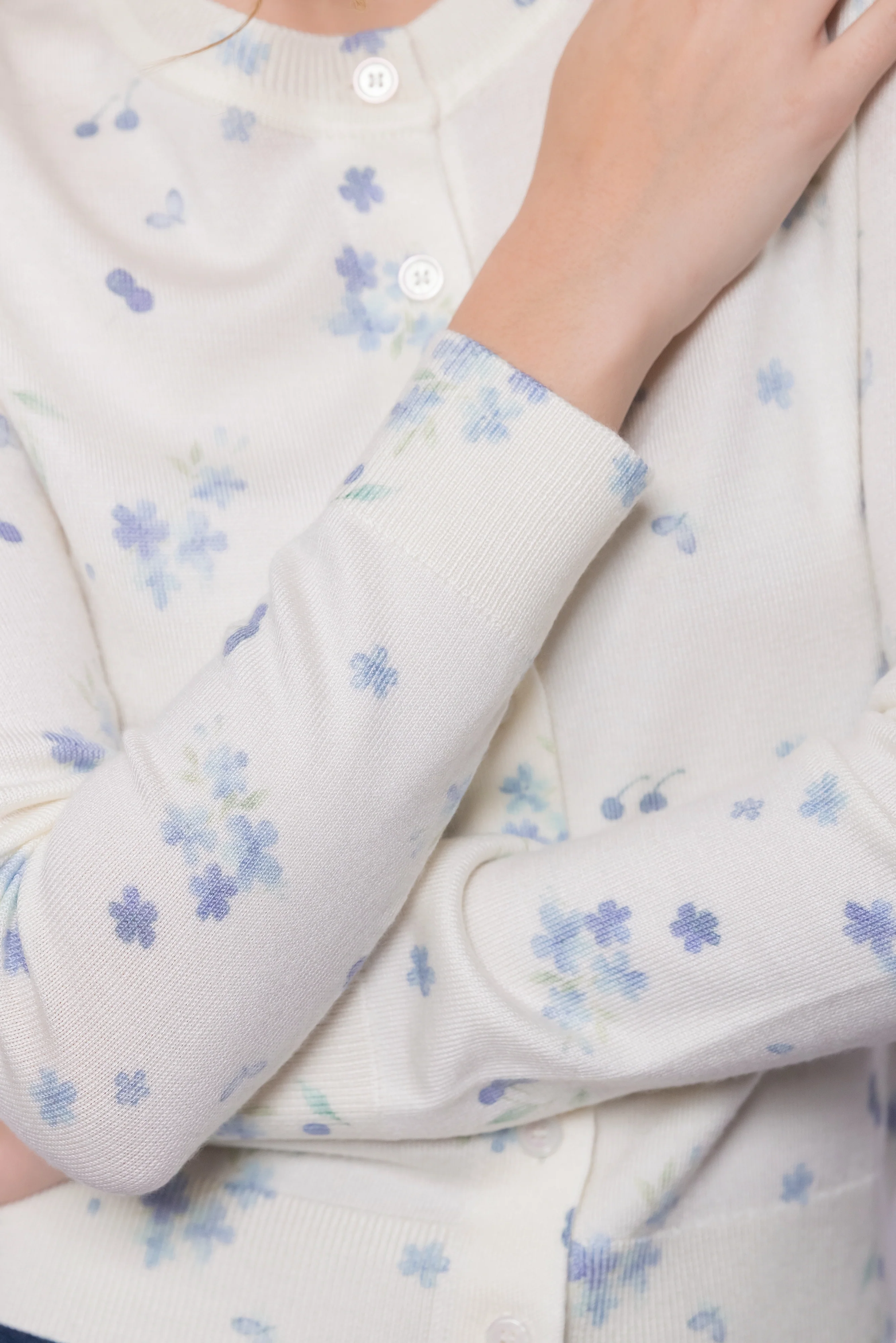 Gabrielle Cardigan (White/Blue) - Image 7