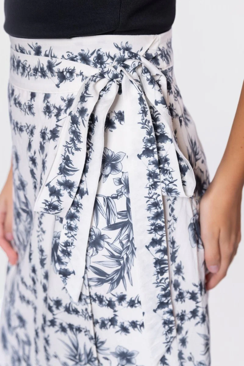 Leila Skirt (White/Black) - Image 6