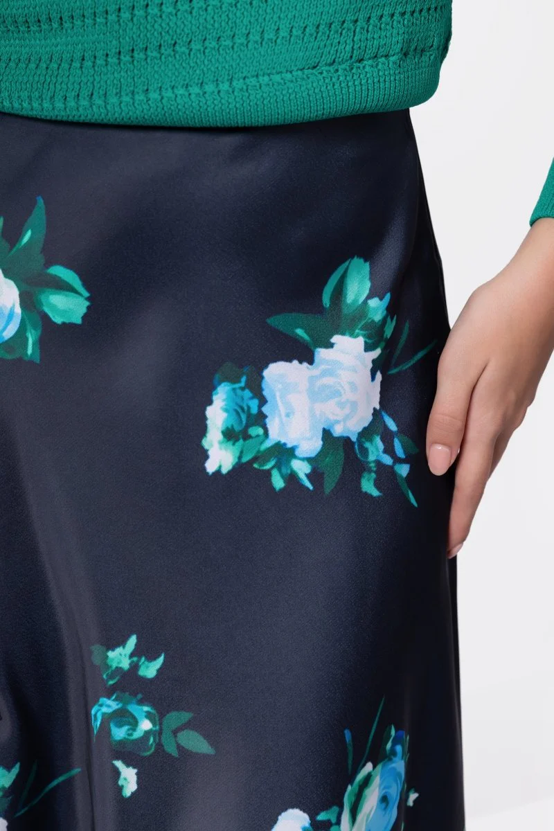 Lisa Skirt (Dark Green Flower) - Image 5