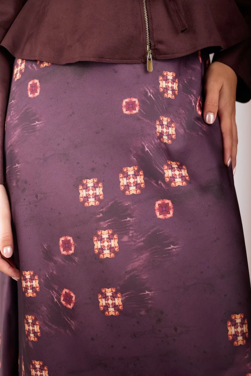 Lisa Skirt (Plum Ground) - Image 5